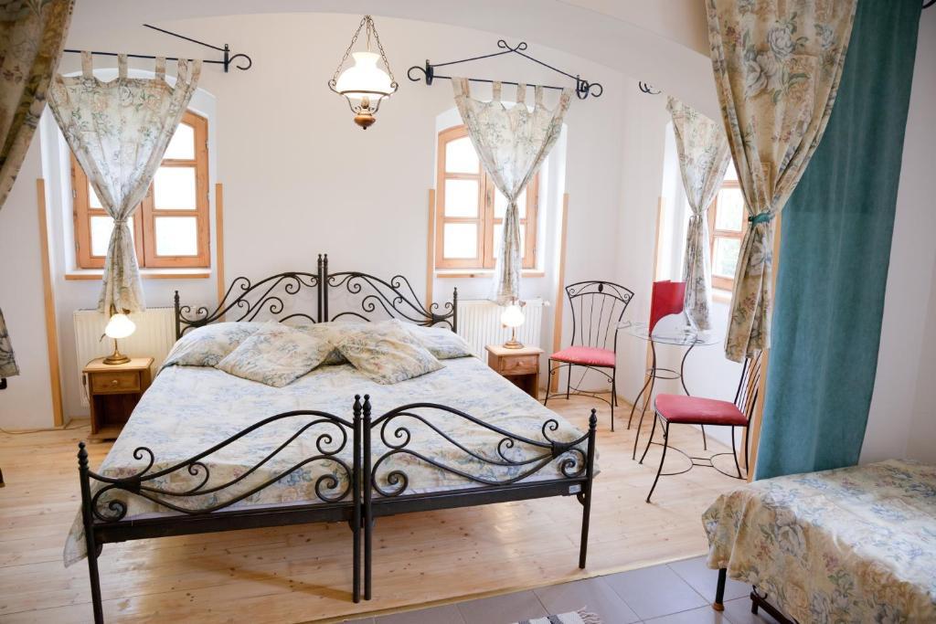 Somogy Kertje Ueduelofalu Es Etterem Bonnya Quarto foto
