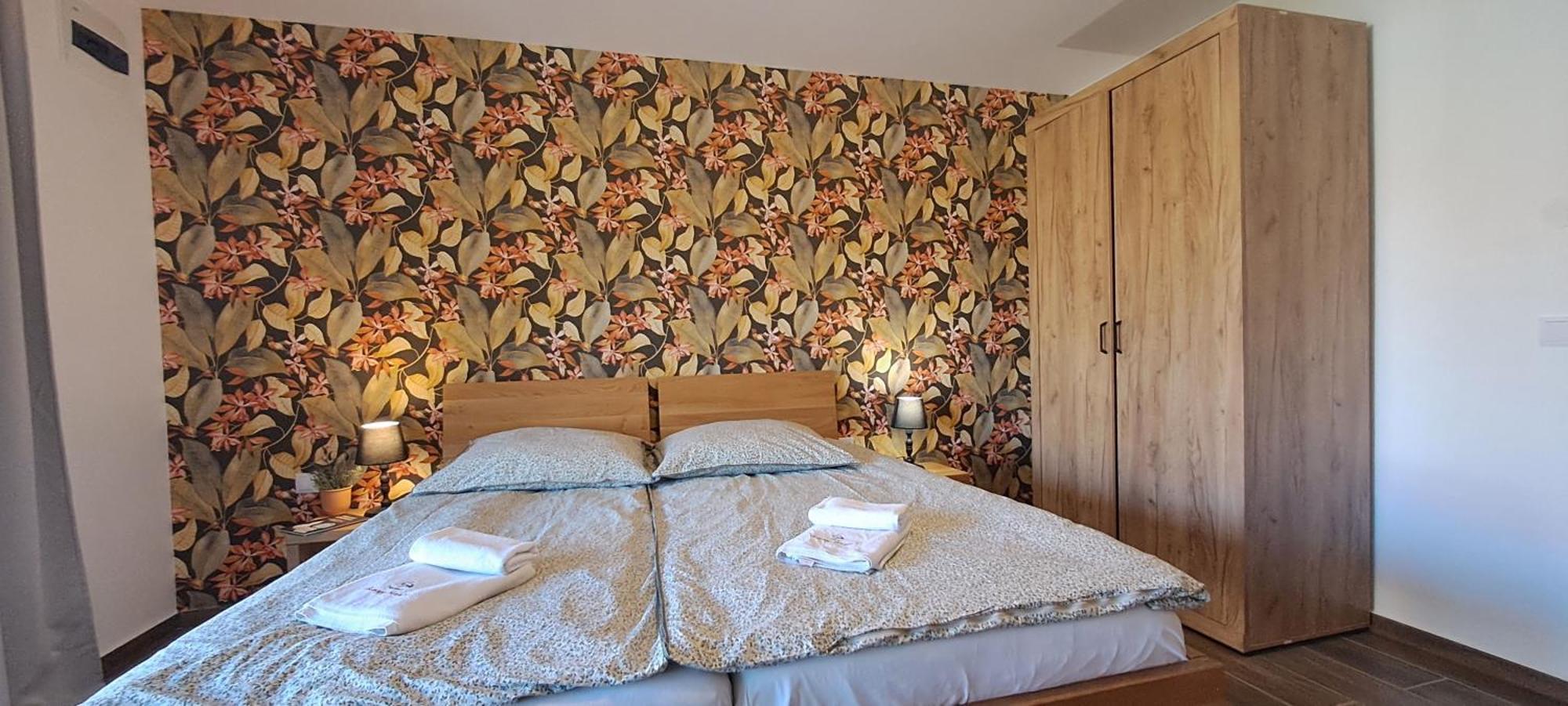 Somogy Kertje Ueduelofalu Es Etterem Bonnya Exterior foto